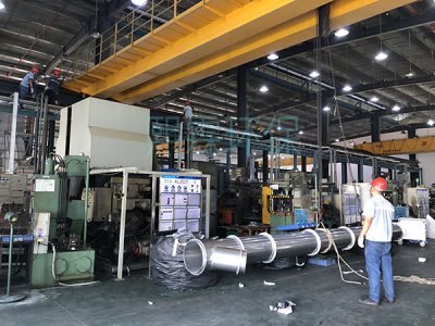 东莞HC金属有限公司4万处理风量金属烟尘碳钢水喷淋塔现场施工